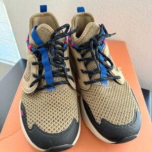 $10 or 🆓 BUY ONE GET ONE FREE 🆓 
Fabletics Zuma 5 Hiker Sneakers